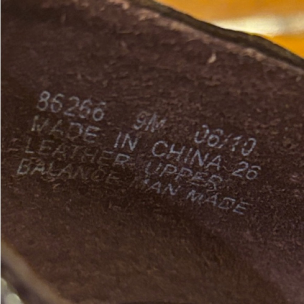 Clarks Women's Dark Brown Heels - Picture 15 of 15
